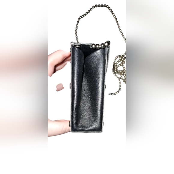 Wendy Stevens Stainless Steel Silver Chain Crossbody Bag - Picture 6 of 10